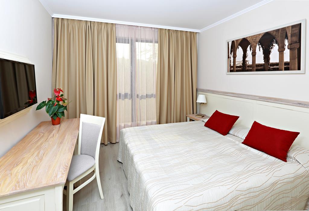Private Apartments In White Rock Castle Балчик Номер фото