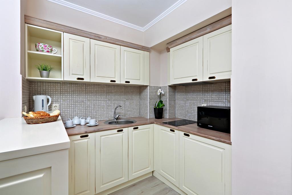 Private Apartments In White Rock Castle Балчик Номер фото